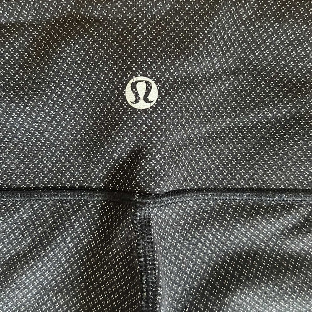 Lululemon - Picture 6 of 12